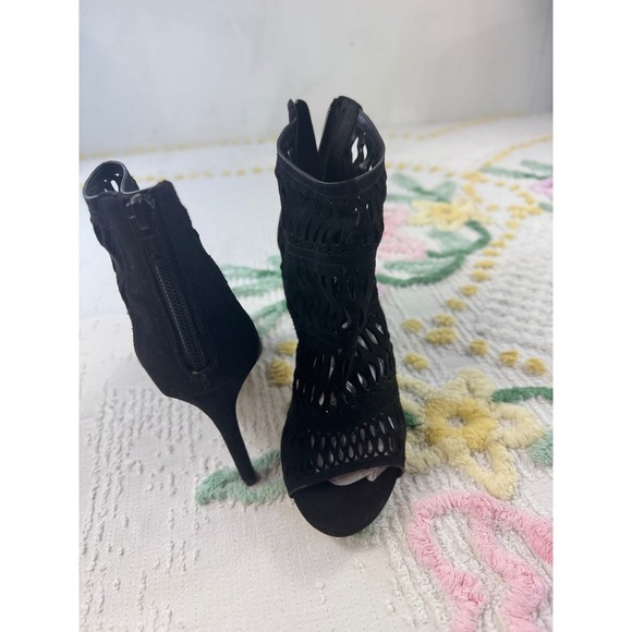 ALDO Black Suede Leather Peep Toe Laser Cutout Heeled Ankle Booties 7W - Picture 6 of 8